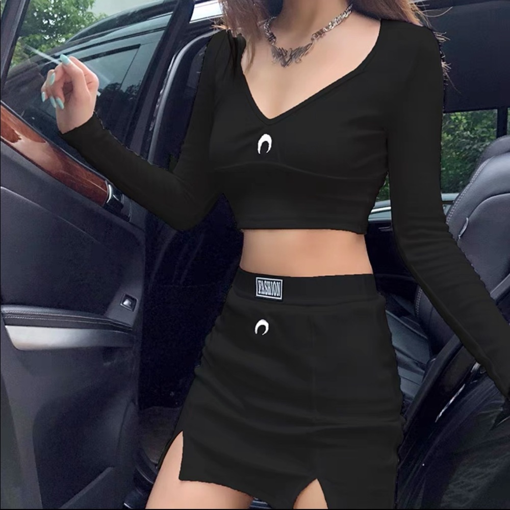 Chic black cropped set with moon logo